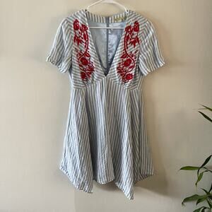 Gianni Bini Linen Dress Womens 8 Blue White Embroidered Floral Handkerchief Hem